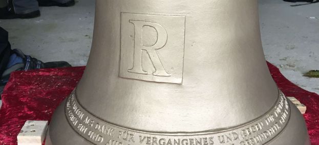 Glocke in der Kapelle des Reischlhofs